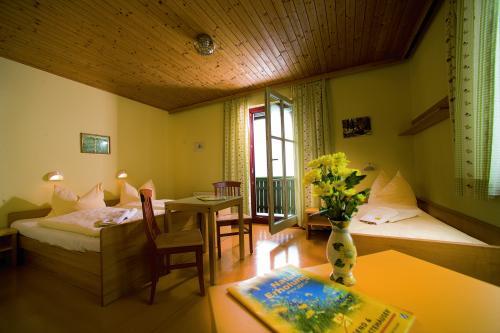 Jufa St. Martin Hotel Sankt Martin am Tennengebirge Room photo