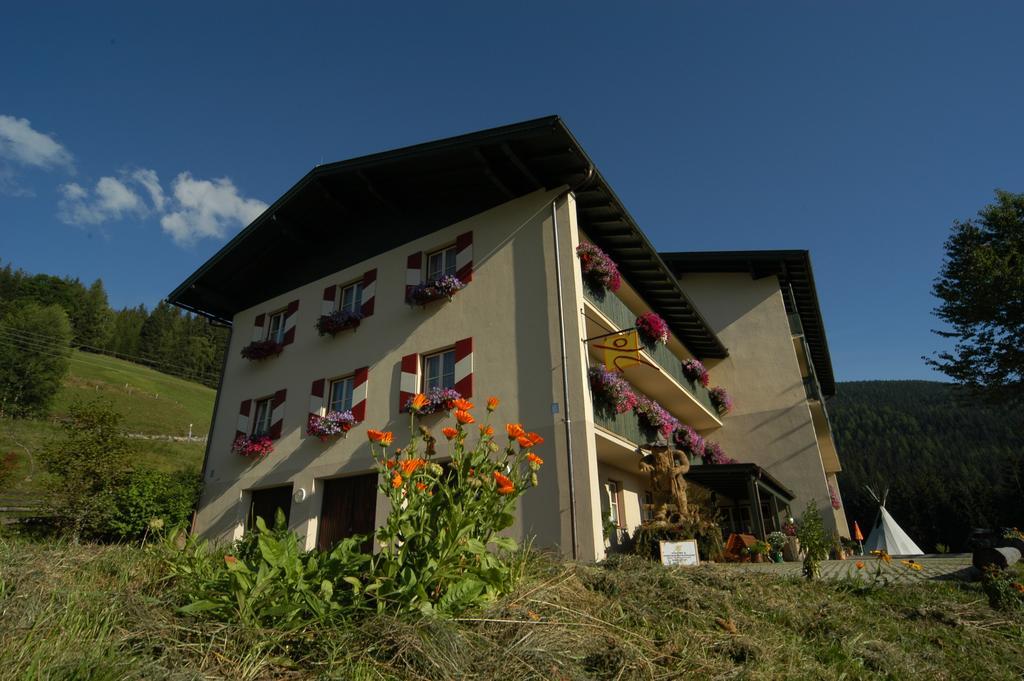Jufa St. Martin Hotel Sankt Martin am Tennengebirge Exterior photo
